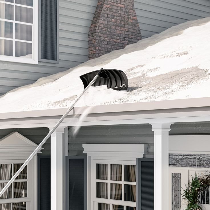 Roof Rake for Snow: Choosing the Best Tool to Protect Your Home During Winter